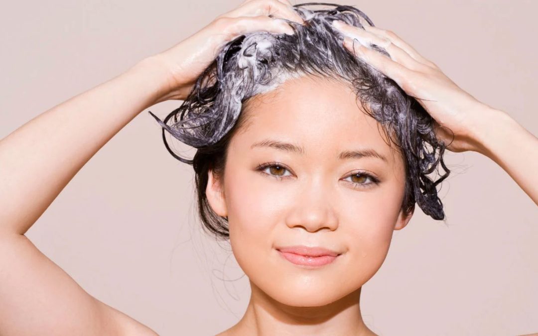 Is Your Dandruff Due to a Dry Scalp or Do You Have a Yeast Infection?